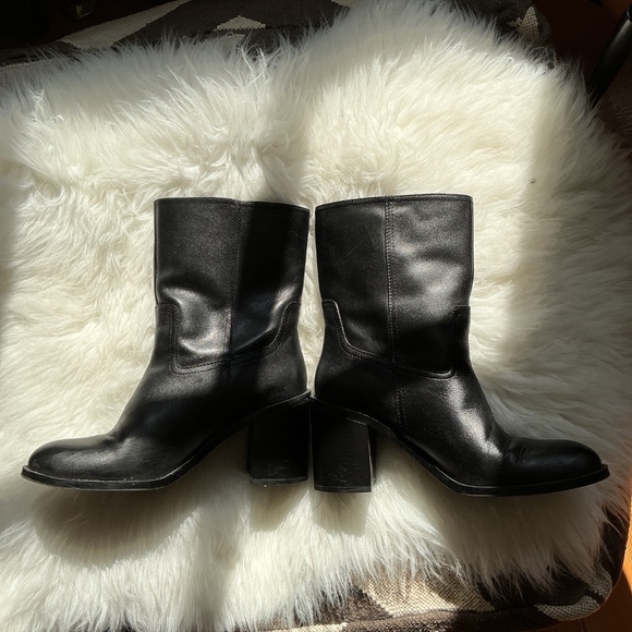 Leather. Zara boots - Picture 2 of 3